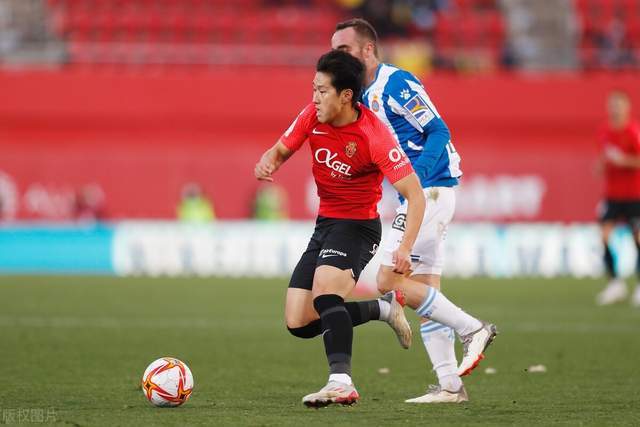 周琦缺阵首钢轻取福建 高诗岩16+12山东胜广州