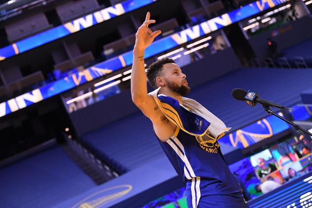 约基奇37+18+15掘金险胜独行侠 76人终结5连败